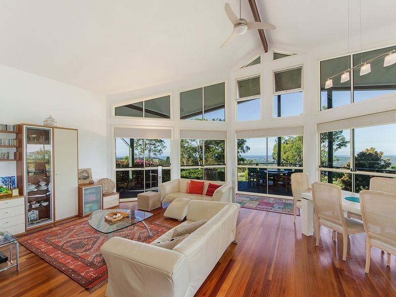 64 Brackenfield Court, Bonogin QLD 4213