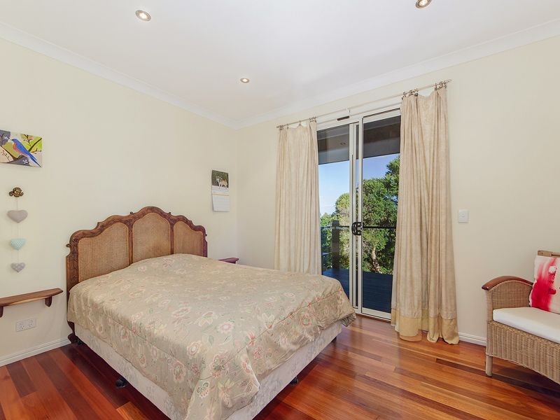 64 Brackenfield Court, Bonogin QLD 4213