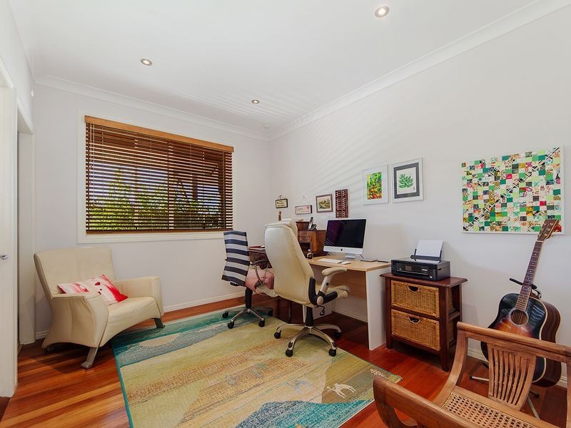 64 Brackenfield Court, Bonogin QLD 4213