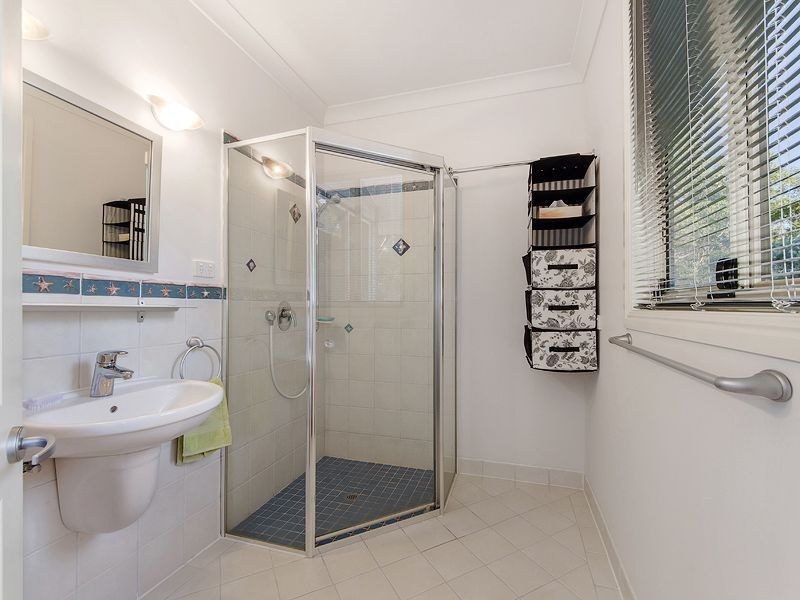 64 Brackenfield Court, Bonogin QLD 4213