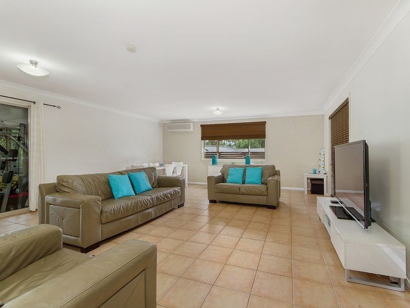 10 Oakmont Street, Robina QLD 4226