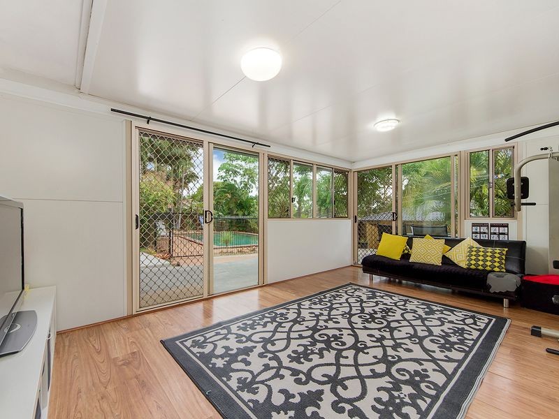 10 Oakmont Street, Robina QLD 4226