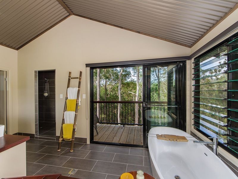 5 Tahlia Court, Bonogin QLD 4213