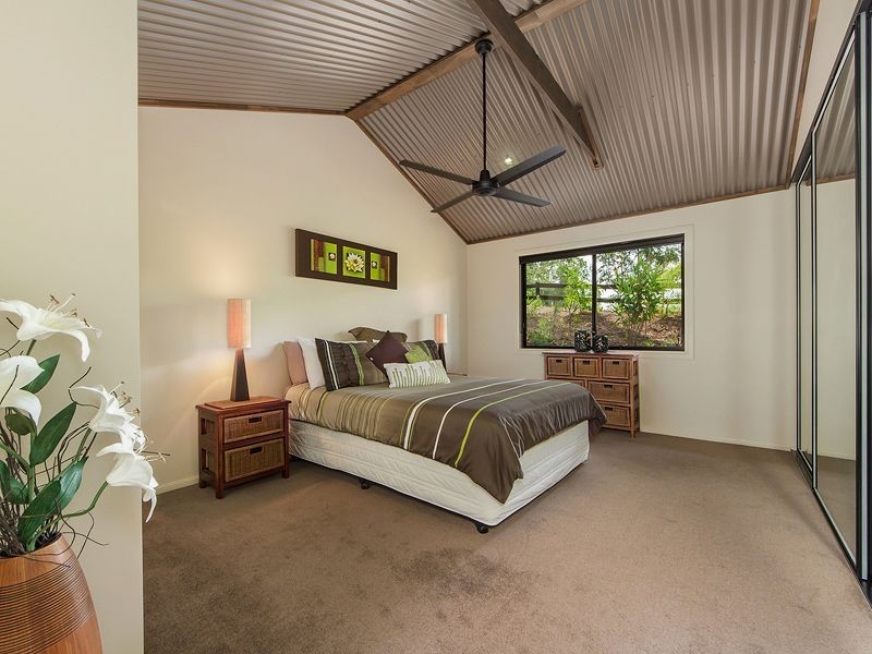 5 Tahlia Court, Bonogin QLD 4213