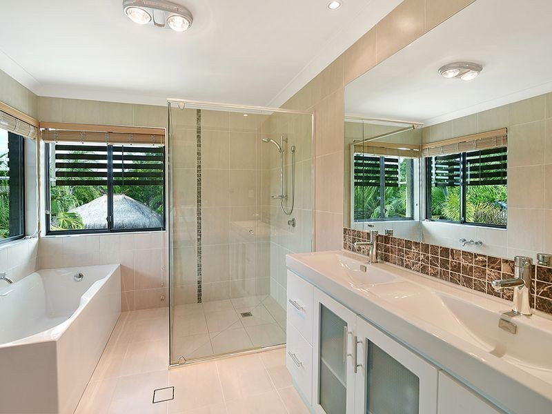 1 Anglesea Court, Robina QLD 4226