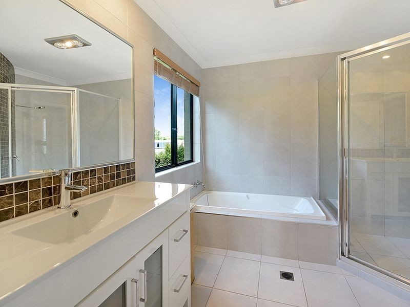 1 Anglesea Court, Robina QLD 4226