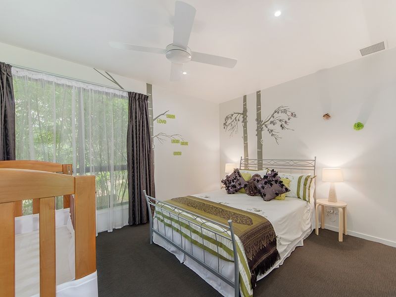 6 Ridgeview Crescent, Bonogin QLD 4213