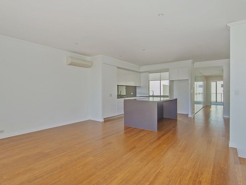 7/9 Moores Crescent, Varsity Lakes QLD 4227