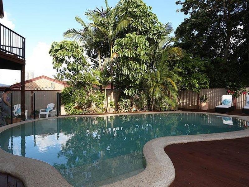 4 Seahawk Crescent, Burleigh Waters QLD 4220