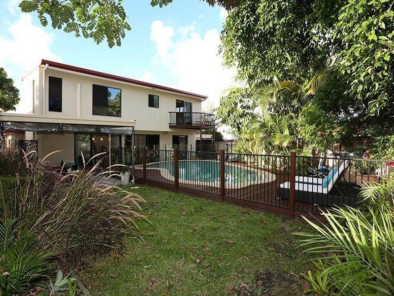 4 Seahawk Crescent, Burleigh Waters QLD 4220
