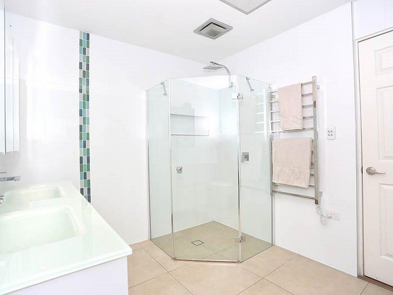 4 Seahawk Crescent, Burleigh Waters QLD 4220