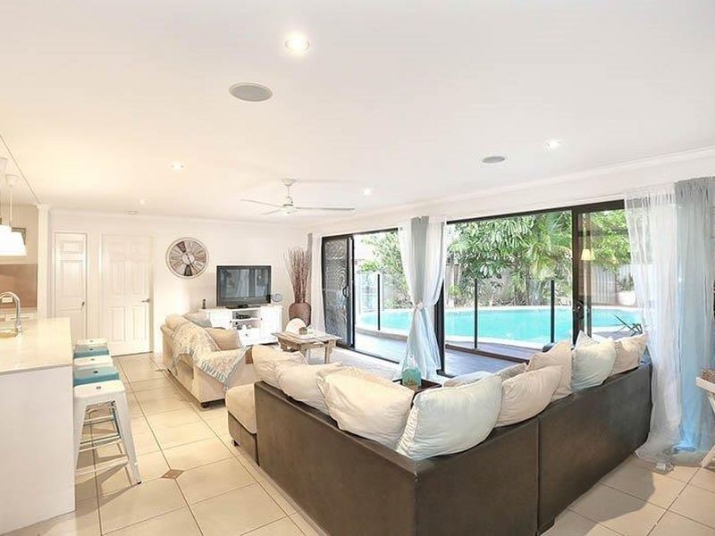 4 Seahawk Crescent, Burleigh Waters QLD 4220