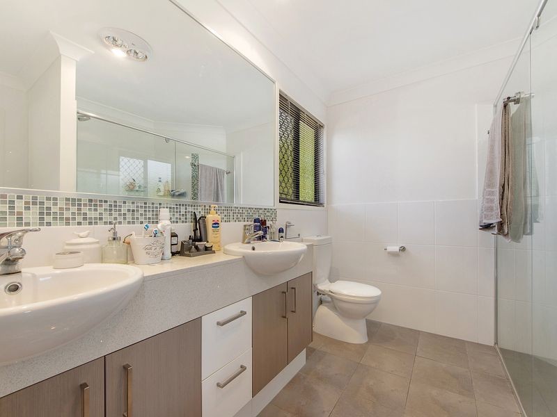 1/2 Leiden Street, Reedy Creek QLD 4227