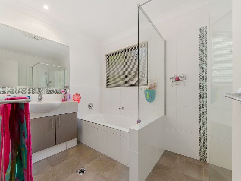 1/2 Leiden Street, Reedy Creek QLD 4227