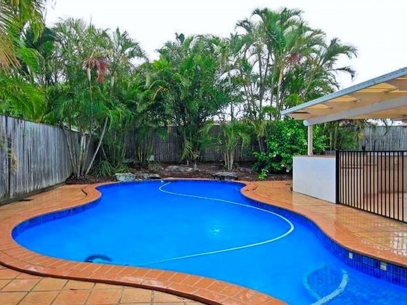 4 Beecroft Place, Robina QLD 4226