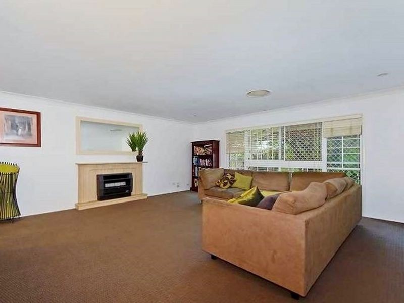 4 Beecroft Place, Robina QLD 4226