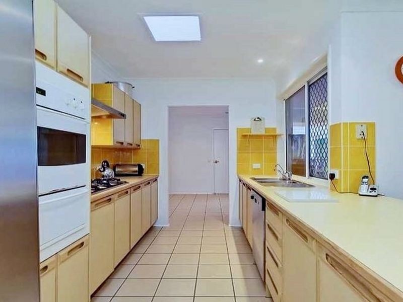 4 Beecroft Place, Robina QLD 4226