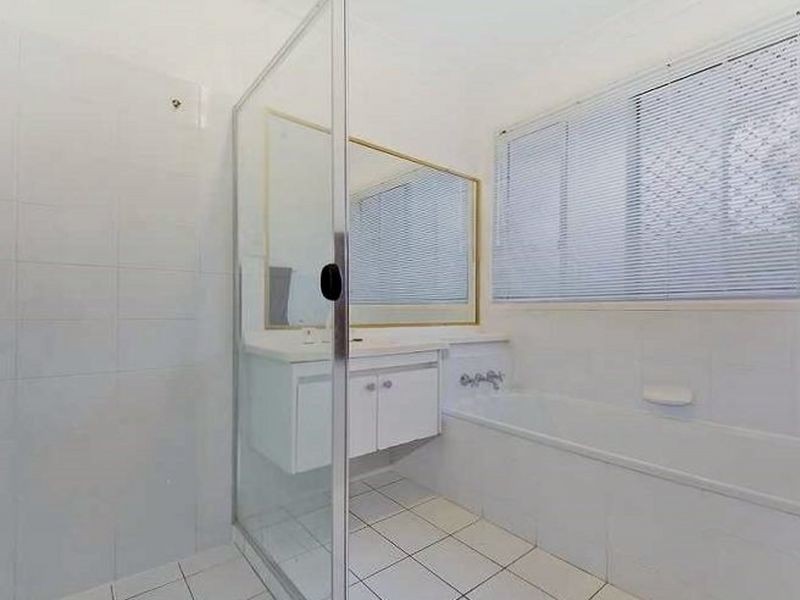 4 Beecroft Place, Robina QLD 4226