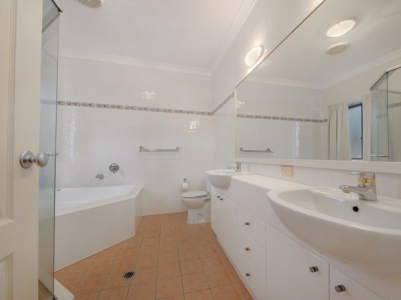 77/85 Palm Meadows Drive, Carrara QLD 4211