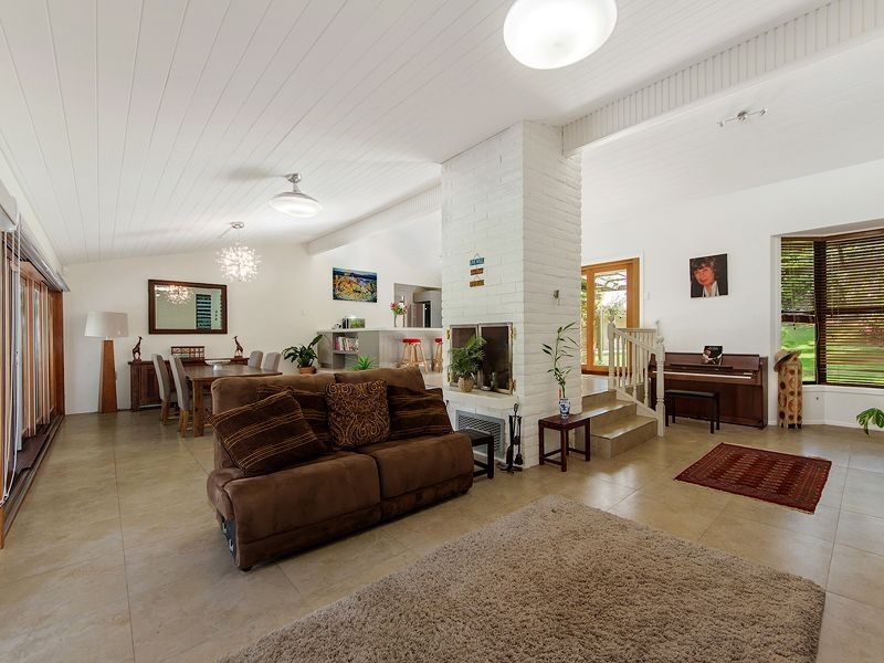 37 Hillview Parade, Ashmore QLD 4214