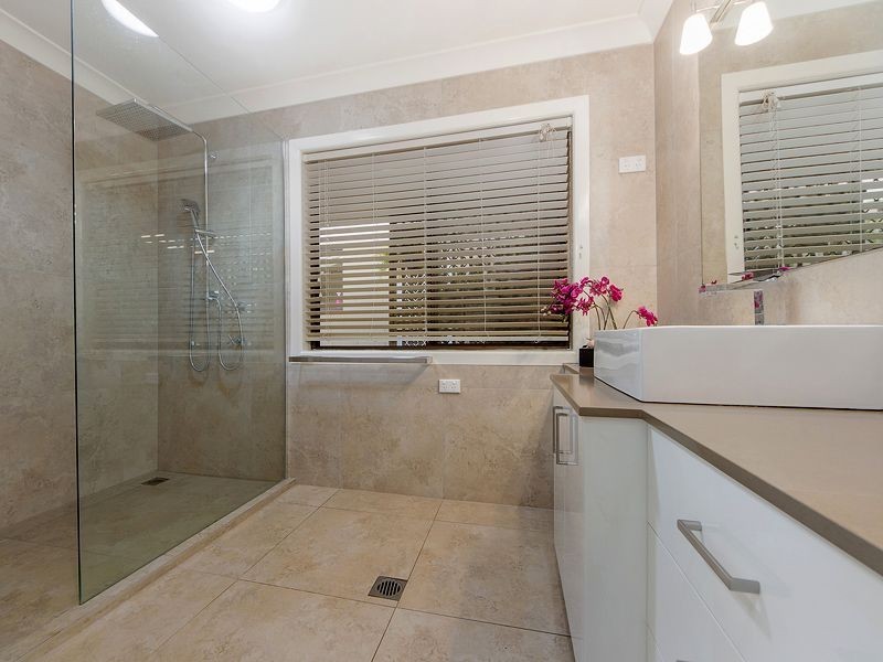 37 Hillview Parade, Ashmore QLD 4214