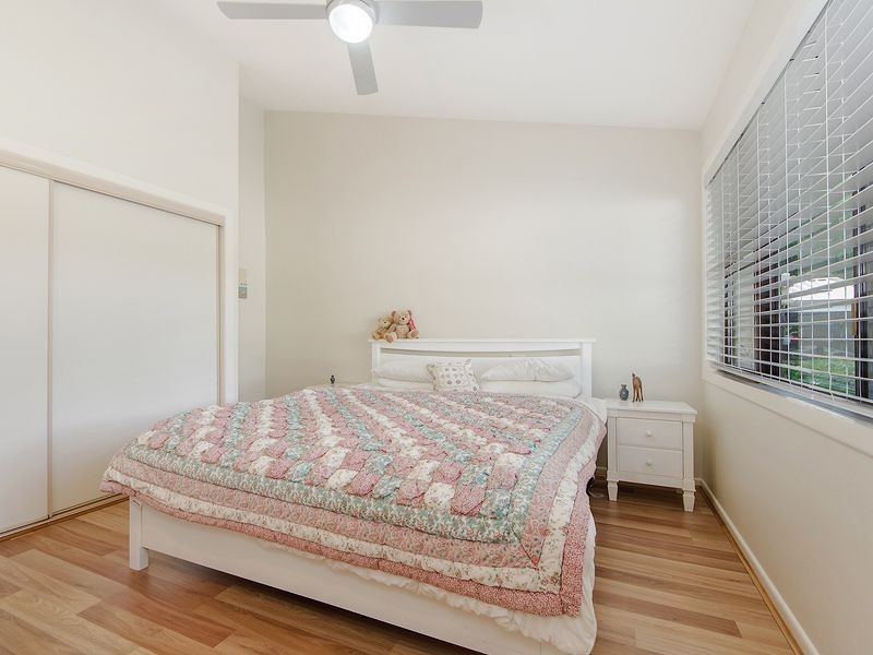 37 Hillview Parade, Ashmore QLD 4214