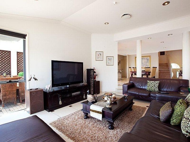Villa 6/125 Santa Cruz Boulevard, Clear Island Waters QLD 4226