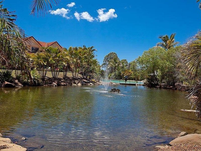 Villa 6/125 Santa Cruz Boulevard, Clear Island Waters QLD 4226