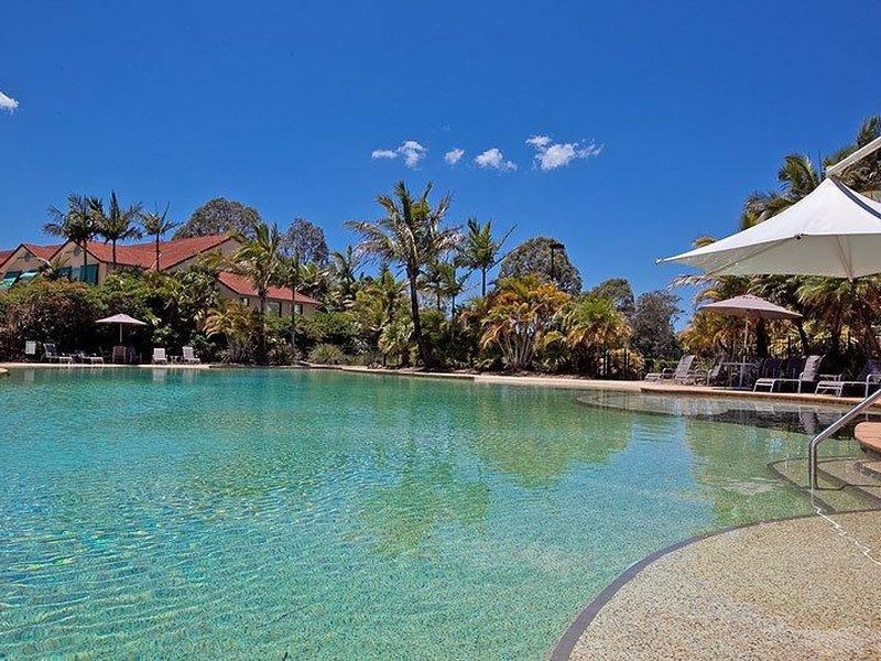 Villa 6/125 Santa Cruz Boulevard, Clear Island Waters QLD 4226
