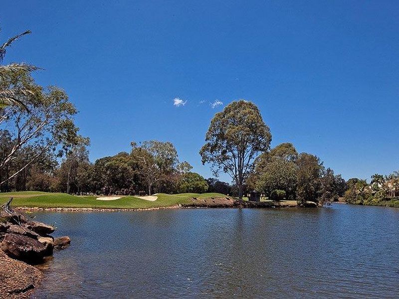 Villa 6/125 Santa Cruz Boulevard, Clear Island Waters QLD 4226