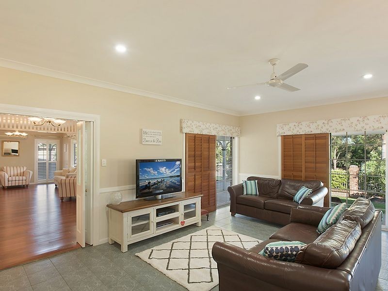 2 Ringwood Court, Robina QLD 4226
