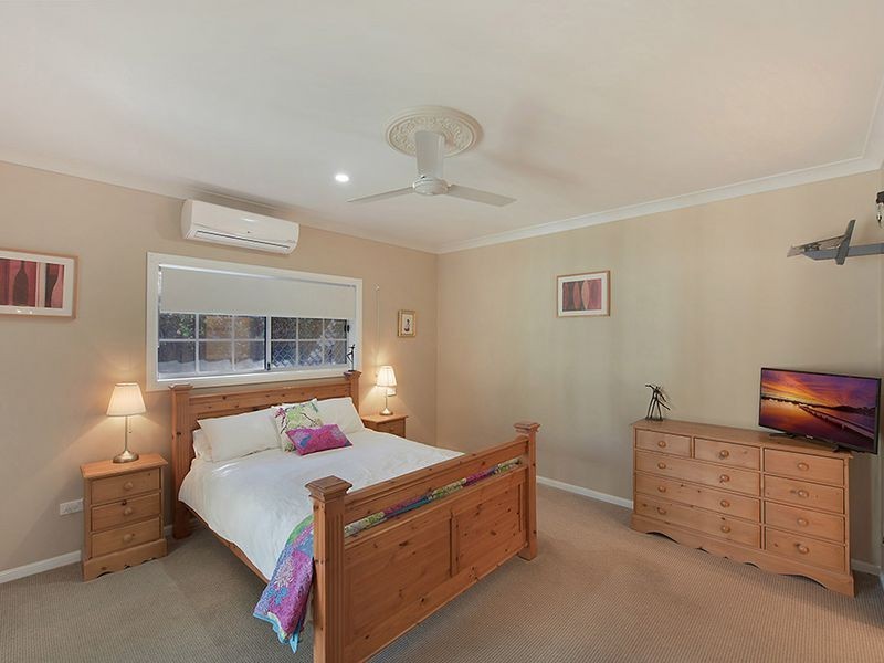 2 Ringwood Court, Robina QLD 4226