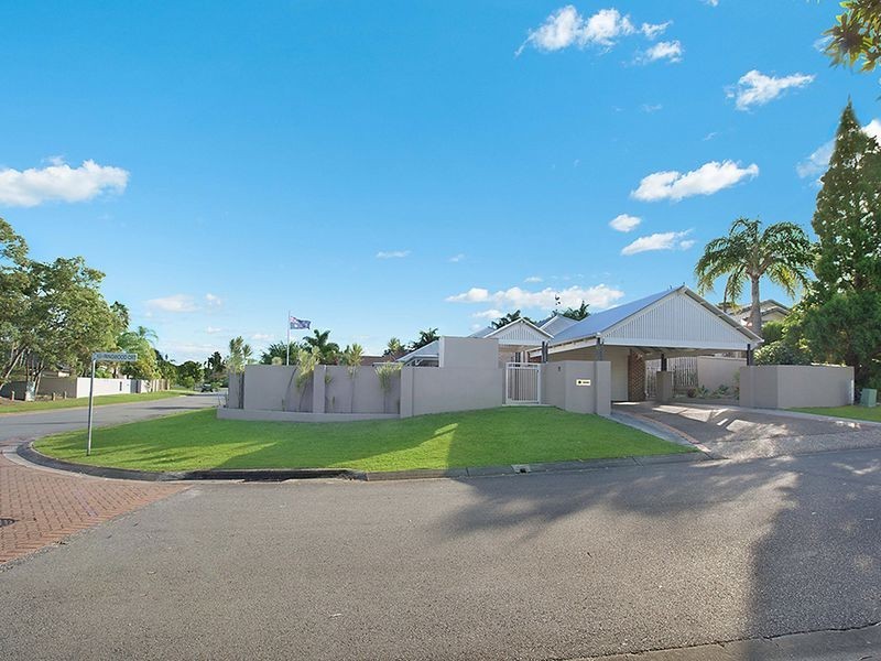 2 Ringwood Court, Robina QLD 4226