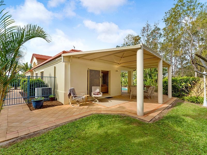 2 Sternway Place, Clear Island Waters QLD 4226
