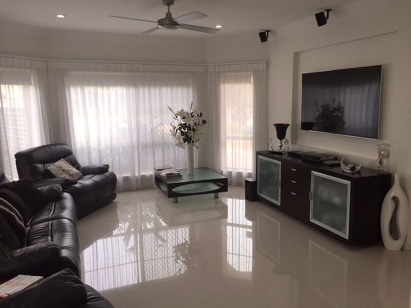 1 Glastonbury Drive, Mudgeeraba QLD 4213