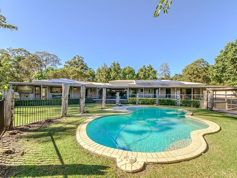 4 Hersden Court, Bonogin QLD 4213