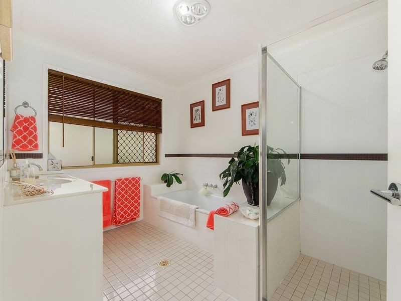 5 Merion Court, Robina QLD 4226