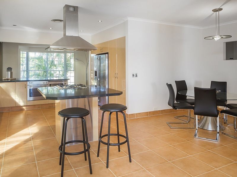 10 Newport Drive, Robina QLD 4226