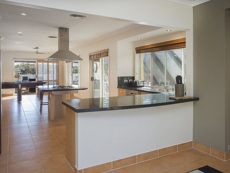 10 Newport Drive, Robina QLD 4226