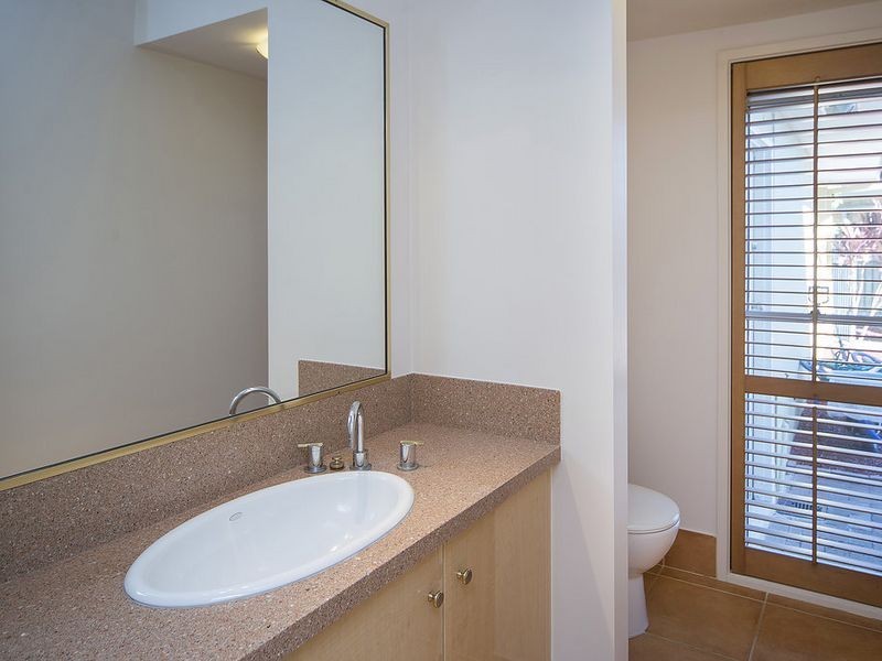 10 Newport Drive, Robina QLD 4226