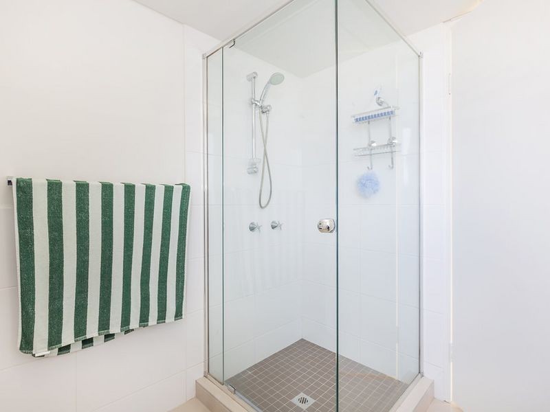 111/32 Riverview Parade, Surfers Paradise QLD 4217