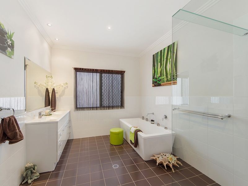 14 Golden Grove Boulevard, Reedy Creek QLD 4227