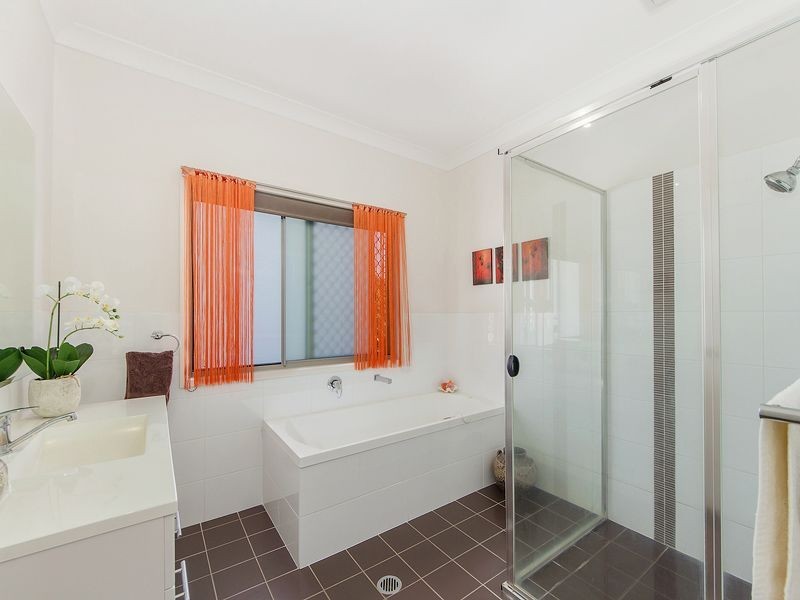 14 Golden Grove Boulevard, Reedy Creek QLD 4227