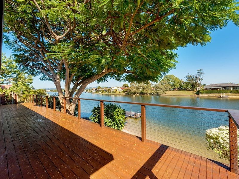 32 Arcadia Drive, Mermaid Waters QLD 4218