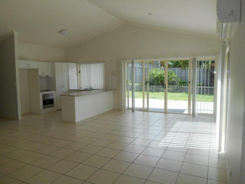 121 Bayswater Avenue, Varsity Lakes QLD 4227