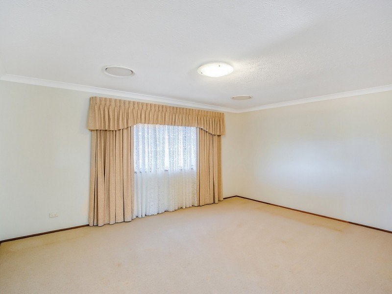 5 Kevin Court, Miami QLD 4220