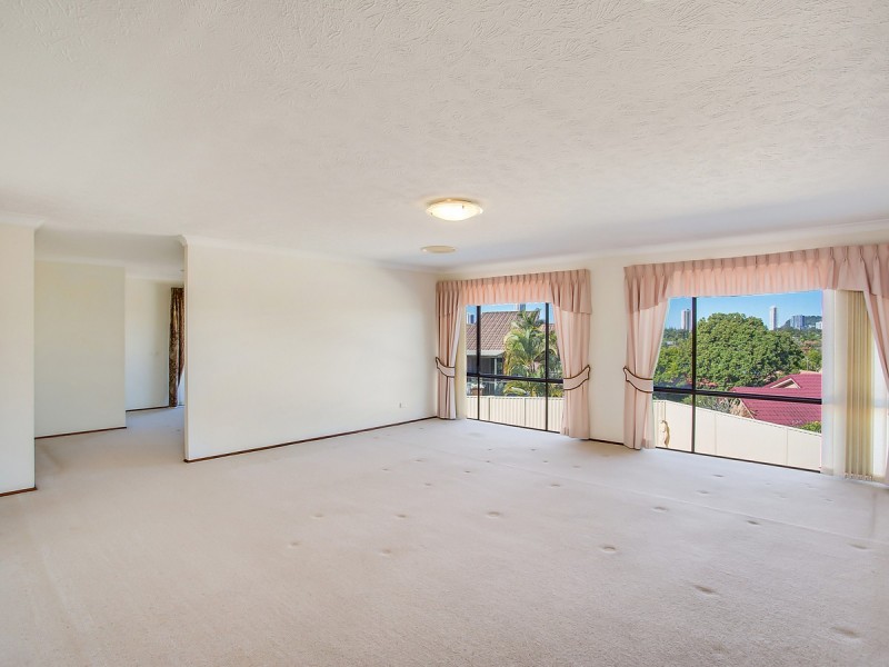 5 Kevin Court, Miami QLD 4220