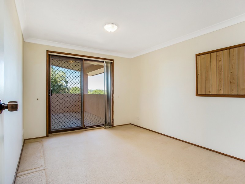 5 Kevin Court, Miami QLD 4220