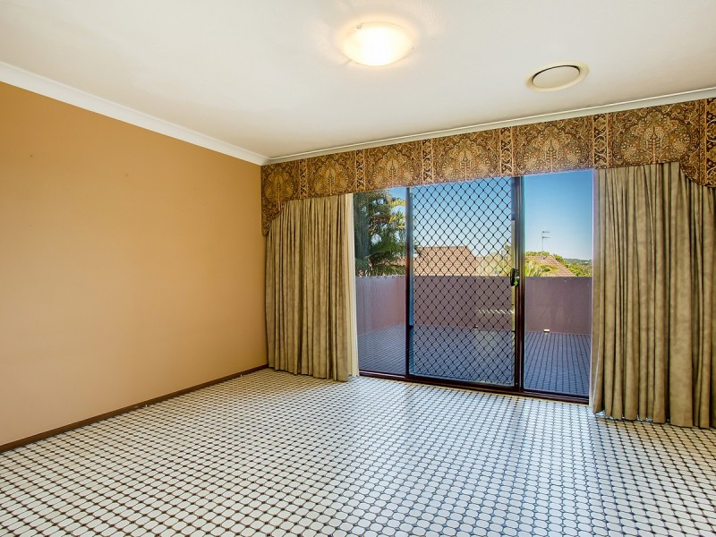 5 Kevin Court, Miami QLD 4220