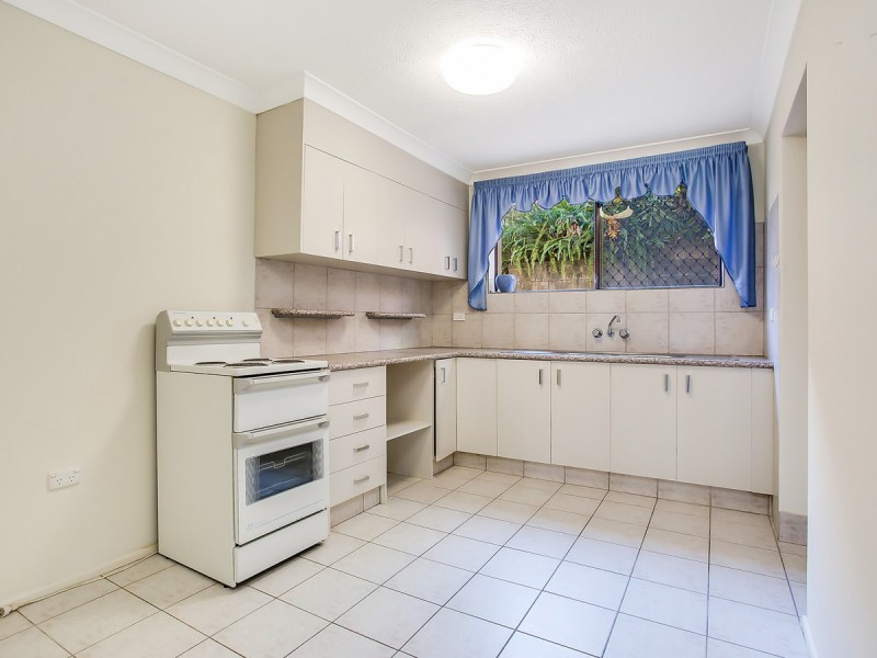 5 Kevin Court, Miami QLD 4220